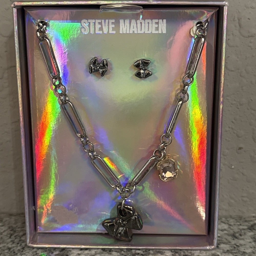 Steve Madden Silver Puffy Bow Facet Charm Necklace Stud Earrings Set NEW